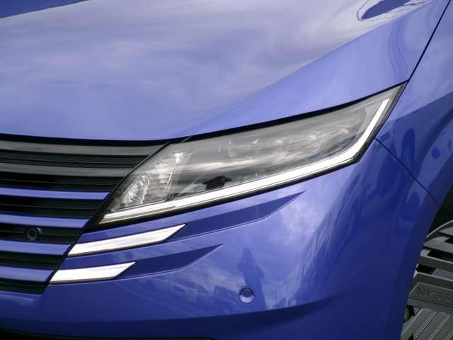 ノート １．２　Ｘ　試乗車アップ車・９インチメーカーナビ・全　衝突被害軽減ブレ－キ　全方位カメラ　ＥＴＣ付　ＬＥＤヘッドライト　レーダークルーズ　レーンアシスト　インテリジェントキー　アイドリングストップ　整備記録簿　盗難防止システム　ワンセグＴＶ　ＴＶナビ（3枚目）