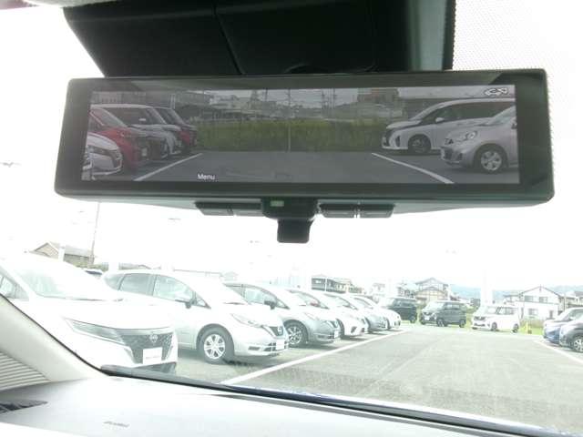 ノート １．２　Ｘ　試乗車アップ車・９インチメーカーナビ・全　衝突被害軽減ブレ－キ　全方位カメラ　ＥＴＣ付　ＬＥＤヘッドライト　レーダークルーズ　レーンアシスト　インテリジェントキー　アイドリングストップ　整備記録簿　盗難防止システム　ワンセグＴＶ　ＴＶナビ（14枚目）