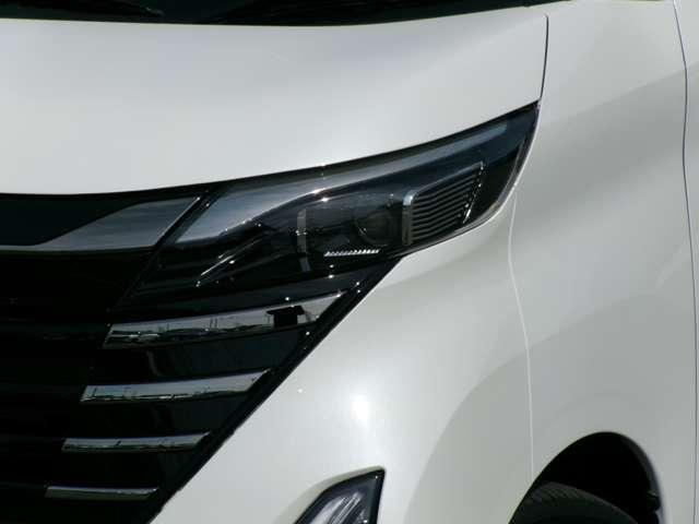 ルークス ６６０　ハイウェイスターＧターボ　アーバンクロム　プロパイロット　エディション　試乗車アップ車・９インチ純正ナビ・全方位　インテリジェントキー　アルミホイール　記録簿　レーダークルーズコントロール　セキュリティ　ＬＥＤヘッドライト　アイドリングストップ　レーンキープアシスト　メモリーナビ　エアコン　エアバッグ　キーレス（3枚目）