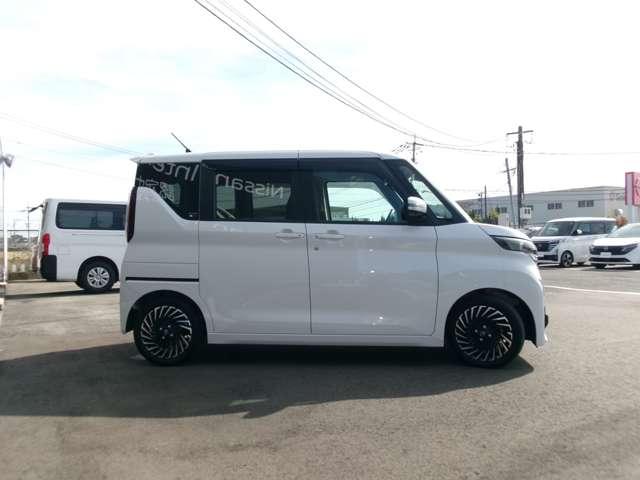 ルークス ６６０　ハイウェイスターＧターボ　アーバンクロム　プロパイロット　エディション　試乗車アップ車・９インチ純正ナビ・全方位　インテリジェントキー　アルミホイール　記録簿　レーダークルーズコントロール　セキュリティ　ＬＥＤヘッドライト　アイドリングストップ　レーンキープアシスト　メモリーナビ　エアコン　エアバッグ　キーレス（5枚目）