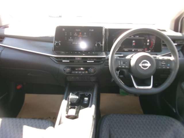 オーラ １．２　Ｇ　試乗車アップ車・９インチメーカーナビ・全　自動（被害軽減）ブレーキ　試乗車アップ　ＬＥＤ　ＬＫＡ　ＥＴＣ　カーテンエアバッグ　イモビライザー　アルミホイール　インテリジェントキー　パワーウィンドウ　フルオートエアコン　キーレスエントリー（4枚目）