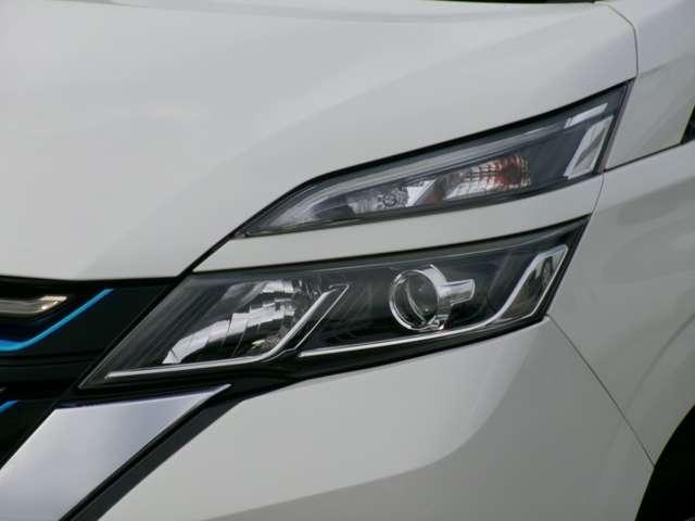 セレナ １．２　ｅ－ＰＯＷＥＲ　ハイウェイスター　Ｖ　１オーナー・９インチ純正ナビ・全方位モニタ　３６０°カメラ　エマジェンシーブレーキ　１オナ　パーキングアシスト　スマキー　ＬＥＤ　レーンアシスト　点検記録簿付　ＥＴＣ　Ａストップ　イモビ　サイドカーテンエアバック　フルオートエアコン　エアバック（3枚目）