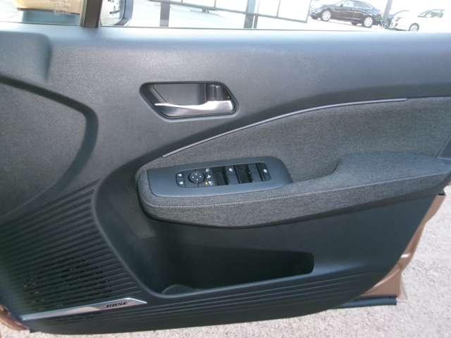 オーラ １．２　Ｇ　試乗車アップ車・９インチメーカーナビ・全　自動（被害軽減）ブレーキ　試乗車アップ　ＬＥＤ　ＬＫＡ　ＥＴＣ　カーテンエアバッグ　イモビライザー　アルミホイール　インテリジェントキー　パワーウィンドウ　フルオートエアコン　キーレスエントリー（19枚目）