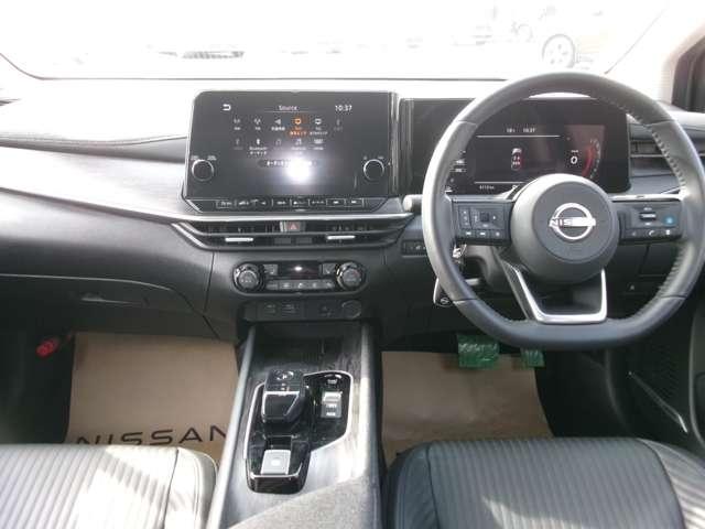 オーラ １．２　Ｇ　レザーエディション　試乗車アップ車・９インチメーカーナビ・全　追突防止　レーダークルーズ　車線逸脱警報装置　ＬＥＤ　盗難防止　記録簿　ＥＴＣ　インテリジェントキー　メモリーナビゲーション　ＡＷ　キーレスエントリー　オートエアコン　展示試乗車ＵＰ　ＡＢＳ　ＩＳＳ（4枚目）