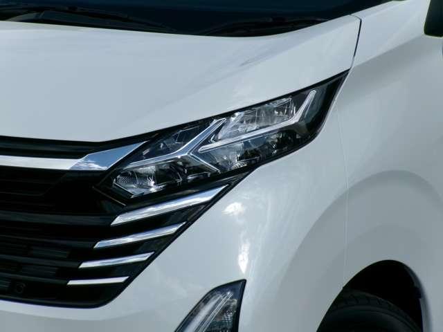 デイズ 660 ハイウェイスターX 試乗車アップ車・9インチ純正ナビ・全方位 ブレーキサポート 全周囲カメラ LED イモビライザー インテリジェントキー レーンキープ ナビTV アイドリングストップ オートエアコン デュアルエアバッグ 記録簿 アルミホイール メモリーナビ(3枚目)