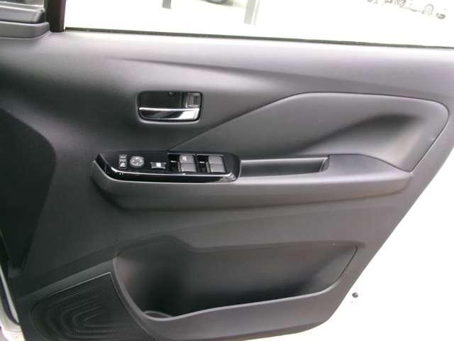 デイズ 660 ハイウェイスターX 試乗車アップ車・9インチ純正ナビ・全方位 ブレーキサポート 全周囲カメラ LED イモビライザー インテリジェントキー レーンキープ ナビTV アイドリングストップ オートエアコン デュアルエアバッグ 記録簿 アルミホイール メモリーナビ(17枚目)