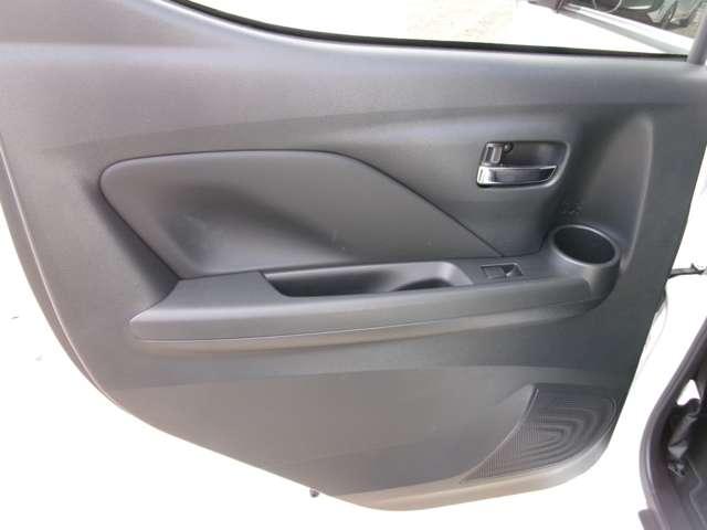 デイズ 660 ハイウェイスターX 試乗車アップ車・9インチ純正ナビ・全方位 ブレーキサポート 全周囲カメラ LED イモビライザー インテリジェントキー レーンキープ ナビTV アイドリングストップ オートエアコン デュアルエアバッグ 記録簿 アルミホイール メモリーナビ(18枚目)