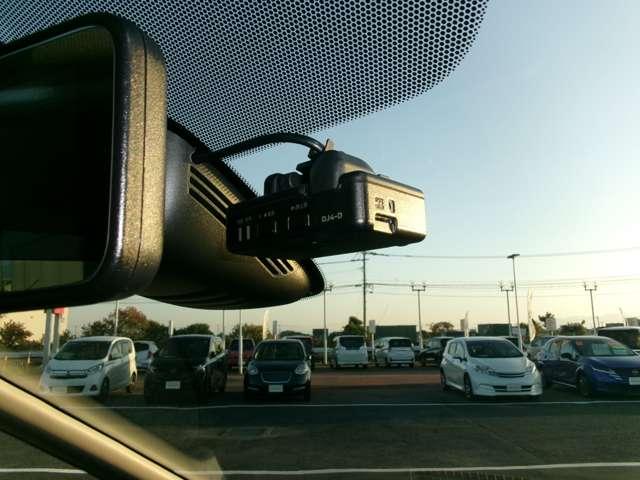 セレナ １．２　ｅ－ＰＯＷＥＲ　ハイウェイスター　Ｖ　１オーナー・１０インチ純正ナビ・全方位モニ　３６０°カメラ　エマジェンシーブレーキ　１オナ　スマキー　ＬＥＤ　レーンアシスト　点検記録簿付　ＥＴＣ　ドラレコ　Ａストップ　イモビ　サイドカーテンエアバック　フルオートエアコン　アルミホイール（14枚目）