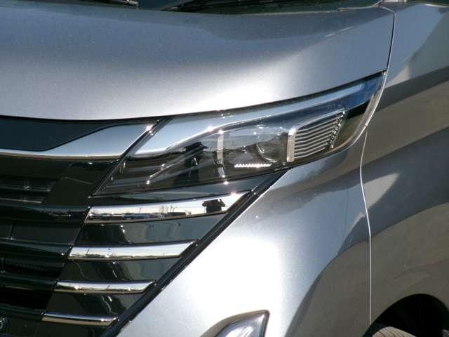 ルークス 660 ハイウェイスターGターボ アーバンクロム プロパイロット エディション 試乗車アップ車・9インチ純正ナビ・全方位 インテリジェントキー アルミホイール 記録簿 レーダークルーズコントロール セキュリティ LEDヘッドライト アイドリングストップ レーンキープアシスト メモリーナビ エアコン エアバッグ キーレス(3枚目)