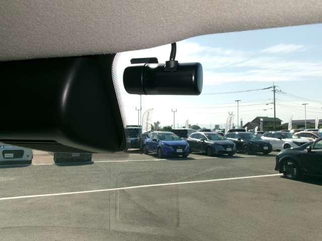 ルークス 660 ハイウェイスターGターボ アーバンクロム プロパイロット エディション 試乗車アップ車・9インチ純正ナビ・全方位 インテリジェントキー アルミホイール 記録簿 レーダークルーズコントロール セキュリティ LEDヘッドライト アイドリングストップ レーンキープアシスト メモリーナビ エアコン エアバッグ キーレス(14枚目)