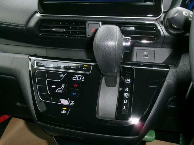 デイズ 660 ハイウェイスターX 試乗車アップ車・9インチ純正ナビ・全方位 ブレーキサポート 全周囲カメラ LED イモビライザー インテリジェントキー レーンキープ ナビTV アイドリングストップ オートエアコン デュアルエアバッグ 記録簿 アルミホイール メモリーナビ(13枚目)