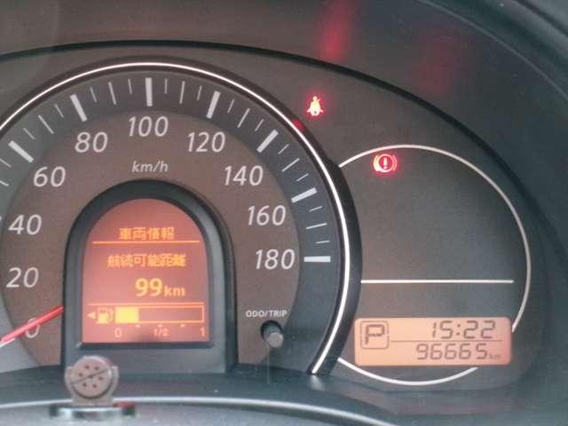 マーチ １．２　Ｇ　純正ナビ・バックカメラ・ＥＴＣ　盗難防止　エアコン　Ｗエアバック　パワーステアリング　スマートキー　ＥＴＣ　パワーウィンドウ　運転席エアバッグ　メモリーナビ　バックカメラ　ナビ・ＴＶ　アイドリングストップ　キーレス　ワンセグ　ＡＢＳ（9枚目）