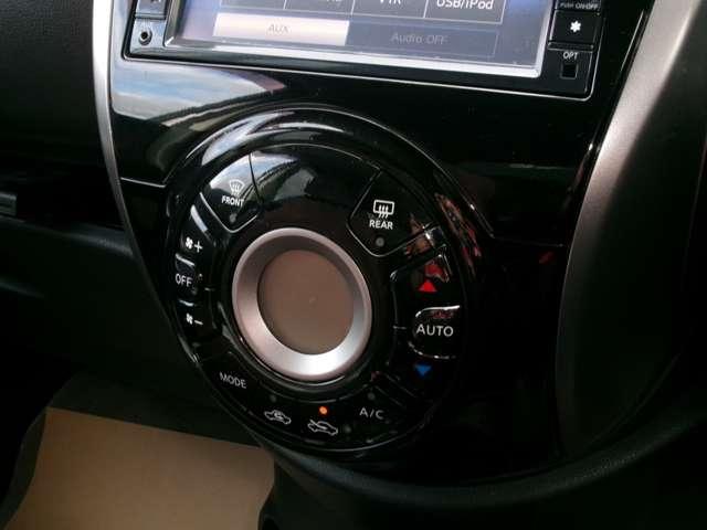 マーチ １．２　Ｇ　純正ナビ・バックカメラ・ＥＴＣ　盗難防止　エアコン　Ｗエアバック　パワーステアリング　スマートキー　ＥＴＣ　パワーウィンドウ　運転席エアバッグ　メモリーナビ　バックカメラ　ナビ・ＴＶ　アイドリングストップ　キーレス　ワンセグ　ＡＢＳ（13枚目）