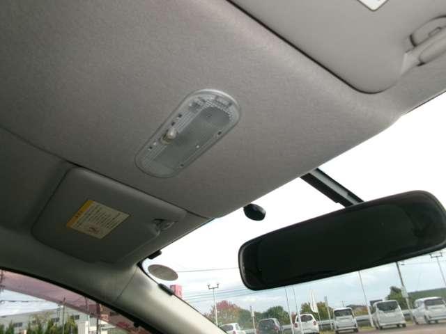 マーチ １．２　Ｇ　純正ナビ・バックカメラ・ＥＴＣ　盗難防止　エアコン　Ｗエアバック　パワーステアリング　スマートキー　ＥＴＣ　パワーウィンドウ　運転席エアバッグ　メモリーナビ　バックカメラ　ナビ・ＴＶ　アイドリングストップ　キーレス　ワンセグ　ＡＢＳ（18枚目）