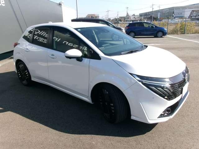 オーラ １．２　Ｇ　試乗車アップ車・９インチメーカーナビ・全　自動（被害軽減）ブレーキ　試乗車アップ　ＬＥＤ　ＬＫＡ　ＥＴＣ　カーテンエアバッグ　イモビライザー　アルミホイール　インテリジェントキー　パワーウィンドウ　フルオートエアコン　キーレスエントリー（6枚目）