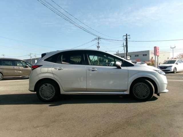 ノート １．２　Ｘ　試乗車アップ車・９インチ純正ナビ・全方位　衝突被害軽減ブレ－キ　全方位カメラ　ＬＥＤヘッドライト　レーンアシスト　インテリジェントキー　アイドリングストップ　整備記録簿　盗難防止システム　ワンセグＴＶ　ＴＶナビ　サイドカーテンエアバック（5枚目）