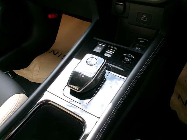 キックス １．２　Ｘ　ツートーン　インテリアエディション　（ｅ－ＰＯＷＥＲ）　試乗車アップ車・９インチ純正ナビ・全方位　レーダークルーズ　被害軽減ブレーキ　ＬＥＤヘッドライト　アラウンドビューモニター　インテリジェントキー　ドラレコ　アイドリングストップ　ＥＴＣ　メモリ－ナビ　エアコン　パワステ　キーレス　ＡＢＳ（18枚目）