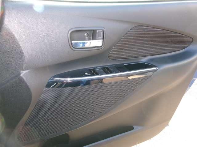 デイズ 660 ハイウェイスターGターボ 1オーナー・パナソニックナビCN-RS02WD 誤発進抑制 点検記録簿 アイスト 運転席エアバッグ スマキー ナビTV ワンオーナー ワンセグ セキュリティーアラーム エアコン ABS パワステ キーレスエントリー 助手席エアバック メモリーナビ(14枚目)