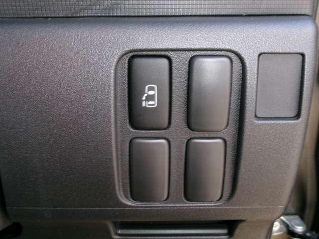 タント ６６０　カスタム　ＲＳ　Ｐａｎａｓｏｎｉｃ　ＣＮ－ＲＥ０３Ｄ装備・バックカメラ・フ　ＥＴＣ付　リア左側パワースライドドア　セキュリティ　運転席助手席エアバッグ　ＴＶナビ　インテリジェントキー　ＡＵＴＯエアコン　リモコンキー　ＡＷ　メモリナビ　ＰＳ　パワーウインド　運転席エアバック（13枚目）