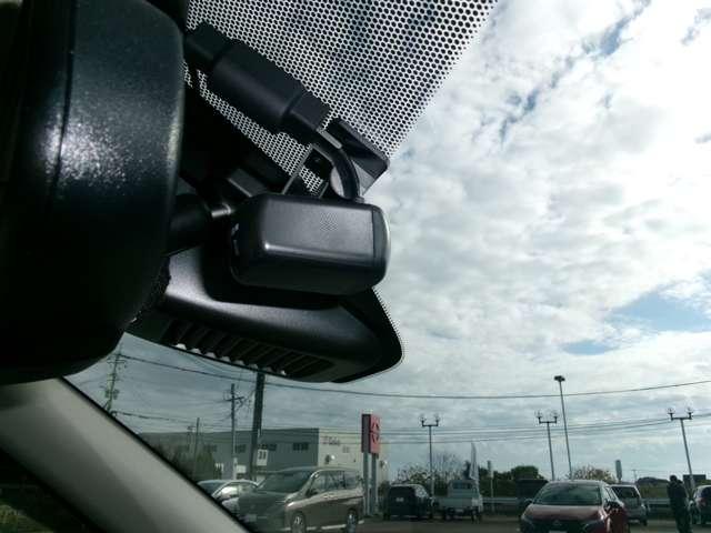 デイズ ６６０　ボレロ　１オーナー・９インチ純正ナビ・全方位モニタ　全周囲モニター　メモリーナビ　１オーナー　車線逸脱警報　フルオートエアコン　スマートキー　Ｗエアバック　アイドリングストップ　ＥＴＣ　衝突回避支援（14枚目）