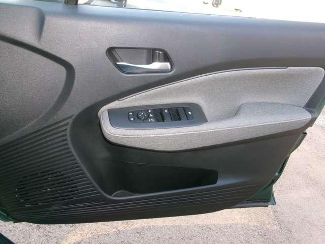 オーラ 1.2 G 試乗車アップ車・9インチ純正ナビ・全方位 自動(被害軽減)ブレーキ 試乗車アップ LED LKA カーテンエアバッグ イモビライザー アルミホイール インテリジェントキー パワーウィンドウ フルオートエアコン キーレスエントリー メモリーナビ(18枚目)