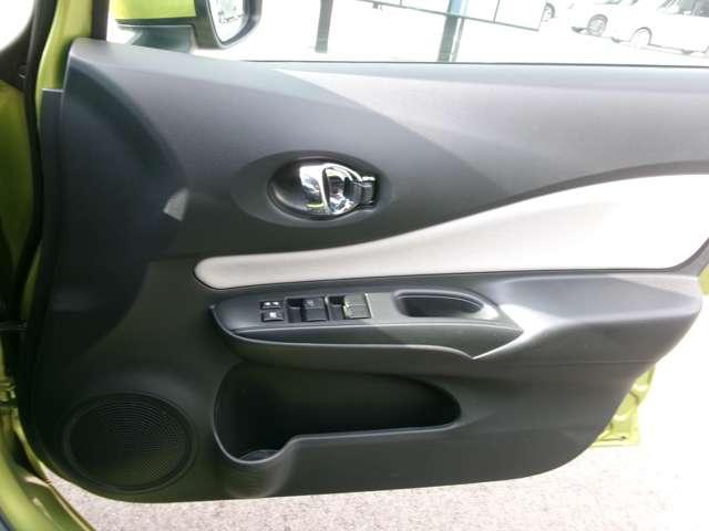 ノート 1.2 e-POWER X 1オーナー・7インチ純正ナビ・全方位モニタ 360°カメラ 記録簿付 運転席助手席エアバック レーンキープ AUTOエアコン 1オーナー 盗難防止システム ナビTV AW 運転席エアバッグ キーレスエントリー LEDヘッド アイドリングストップ(17枚目)