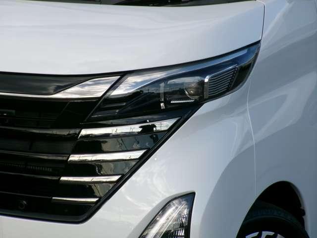 ルークス 660 ハイウェイスターGターボ アーバンクロム プロパイロット エディション 試乗車アップ車・9インチ純正ナビ・全方位 インテリジェントキー アルミホイール 記録簿 レーダークルーズコントロール セキュリティ LEDヘッドライト アイドリングストップ レーンキープアシスト メモリーナビ エアコン エアバッグ キーレス(3枚目)