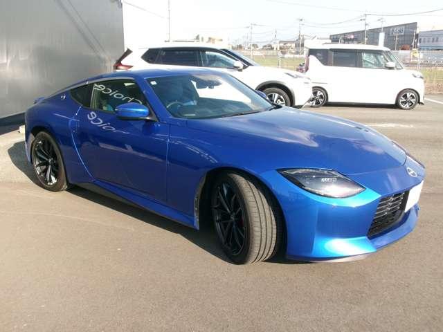 �����K���u���[�F�I�l�C�̃J���[�ł��B�O���̗��Ȃ��f�U�C���ŁA���L���w�ɐl�C�ł��B