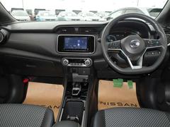 操作しやすい運転席廻り！操作パネルも使いやすい！！ドライブが楽しくなります！ 4