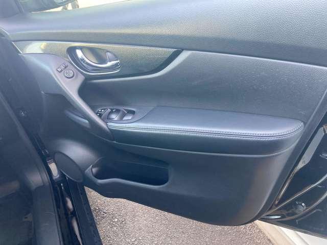 乗り降りで多く使用する運転席ドアですが、比較的に綺麗です！