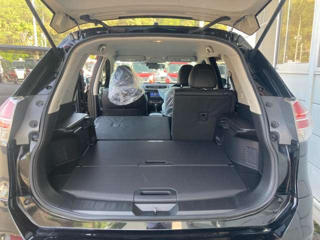 後席を全部前に倒すとさらに積載量アップします！