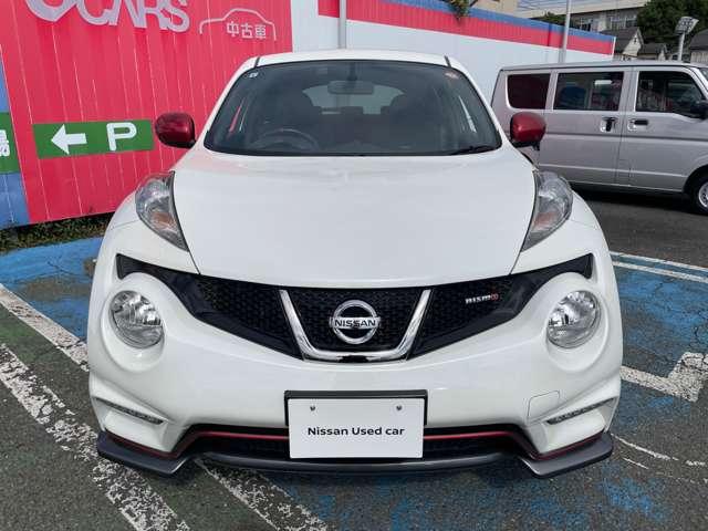 ジューク １．６　ＮＩＳＭＯ　４ＷＤ　純正ナビＴＶ　バックカメラ　バックモニター　切替４ＷＤ　サイドエアバック　メモリナビ　キーフリー　スマートキー　オートエアコン　アルミ　ナビ＆ＴＶ　ＥＴＣ車載器　パワーウィンドウ　ＡＢＳ　エアバッグ　パワーステアリング　盗難防止（2枚目）