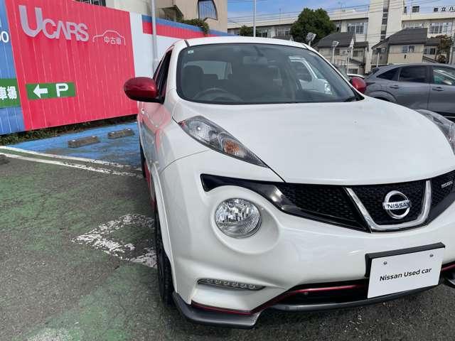 ジューク １．６　ＮＩＳＭＯ　４ＷＤ　純正ナビＴＶ　バックカメラ　バックモニター　切替４ＷＤ　サイドエアバック　メモリナビ　キーフリー　スマートキー　オートエアコン　アルミ　ナビ＆ＴＶ　ＥＴＣ車載器　パワーウィンドウ　ＡＢＳ　エアバッグ　パワーステアリング　盗難防止（19枚目）