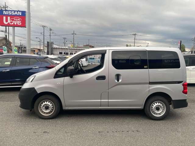 ＮＶ２００バネットバン １．６　ＤＸ　ナビＴＶ　インテリジェントエマージェンシーブレーキ　車線逸脱　点検記録簿　メモリーナビ　パワーステアリング　エアバック　マニュアルエアコン　ナビＴＶ　ＡＢＳ　ワンセグ　キーフリー　フロントパワーウインドウ（6枚目）