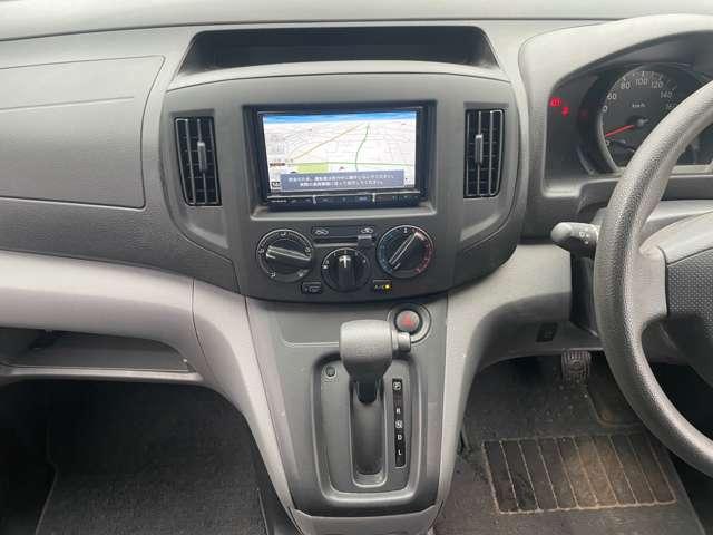 ＮＶ２００バネットバン １．６　ＤＸ　ナビＴＶ　インテリジェントエマージェンシーブレーキ　車線逸脱　点検記録簿　メモリーナビ　パワーステアリング　エアバック　マニュアルエアコン　ナビＴＶ　ＡＢＳ　ワンセグ　キーフリー　フロントパワーウインドウ（8枚目）