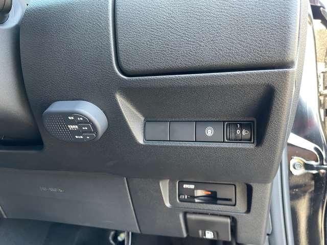 ノート 1.2 X 純正ナビTV アラウンドビューモニター リアカメラ 衝突被害軽減ブレ-キ 全方位カメラ ETC付 レーンアシスト インテリジェントキー ワンオーナー ドラレコ 盗難防止システム ワンセグTV TVナビ サイドカーテンエアバック サイドカメラ(15枚目)