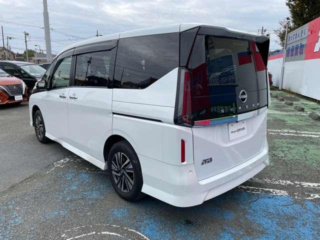 セレナ ２．０　ハイウェイスターＶ　４ＷＤ　純正ナビＴＶ　プロパイロット　３６０°カメラ　Ｂカメラ　追従クルコン　両側パワースライドドア　１オーナー　ＬＥＤ　メモリナビ　インテリキー　４ＷＤ　ＥＴＣ　アルミ　ドラレコ　Ｉストップ　衝突回避支援　車線逸脱（8枚目）