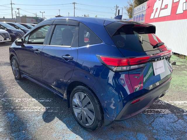 ノート 1.2 X 純正ナビTV アラウンドビューモニター リアカメラ 衝突被害軽減ブレ-キ 全方位カメラ ETC付 LEDヘッドライト レーンアシスト インテリジェントキー ワンオーナー ドラレコ 盗難防止システム ワンセグTV TVナビ サイドカメラ(8枚目)