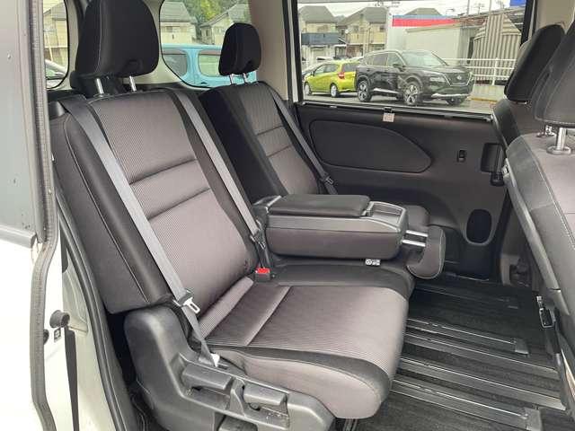 セレナ 2.0 ハイウェイスター V 純正ナビTV 後席モニター プロパイロット サイドエアバッグ アラウンドビュ- 1オナ アルミ 衝突被害軽減 LDP エアバッグ 両側オートスライドドア LEDライト インテリジェントキー 点検記録簿 サイドカメラ メモリーナビ ナビTV(16枚目)