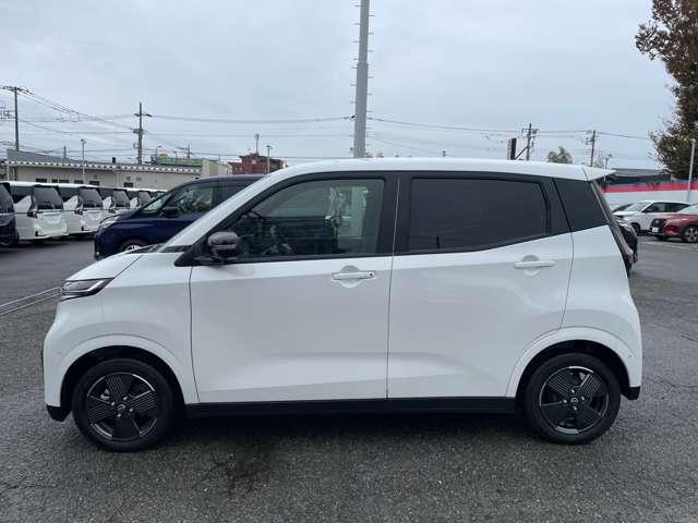 サクラ Ｇ　純正ナビＴＶ　プロパイロット　アラウンドビュ　展示試乗車ＵＰ　ワンオーナ　踏み間違い防止アシスト　ＬＥＤヘッドランプ　スマートキー　禁煙車使用　ＬＤＷ　盗難防止システム　オートエアコン　ＥＴＣ　バックカメラ　ＡＢＳ　ナビＴＶ（6枚目）