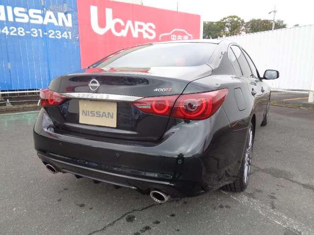 スカイライン ３．０　４００Ｒ　純正ナビＴＶ　アラウンドビューモニター　本革シ－ト　ＬＥＤヘッド　キーレスエントリー　ワンオーナ　車線逸脱警報　スマ－トキ－　バックモニター　クルコン　メモリーナビ　ナビＴＶ　サイドカメラ　ＡＡＣ　アルミ　盗難防止装置　ＥＴＣ　エアバッグ（2枚目）