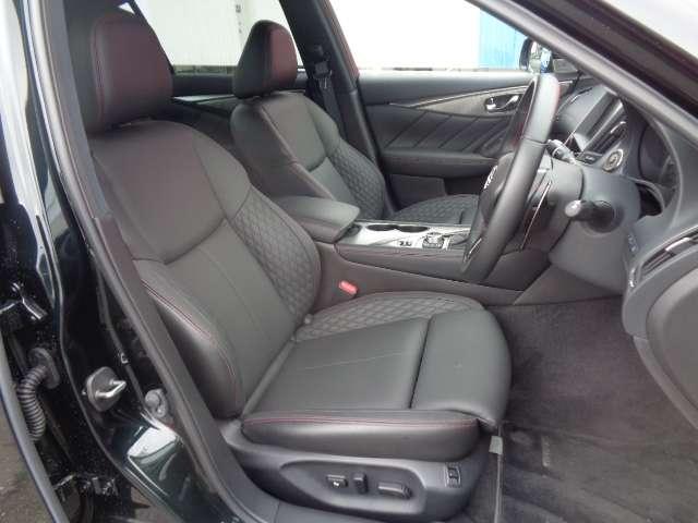 スカイライン ３．０　４００Ｒ　純正ナビＴＶ　アラウンドビューモニター　本革シ－ト　ＬＥＤヘッド　キーレスエントリー　ワンオーナ　車線逸脱警報　スマ－トキ－　バックモニター　クルコン　メモリーナビ　ナビＴＶ　サイドカメラ　ＡＡＣ　アルミ　盗難防止装置　ＥＴＣ　エアバッグ（12枚目）