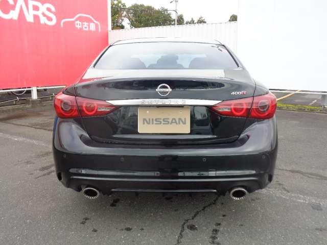 スカイライン ３．０　４００Ｒ　純正ナビＴＶ　アラウンドビューモニター　本革シ－ト　ＬＥＤヘッド　キーレスエントリー　ワンオーナ　車線逸脱警報　スマ－トキ－　バックモニター　クルコン　メモリーナビ　ナビＴＶ　サイドカメラ　ＡＡＣ　アルミ　盗難防止装置　ＥＴＣ　エアバッグ（17枚目）