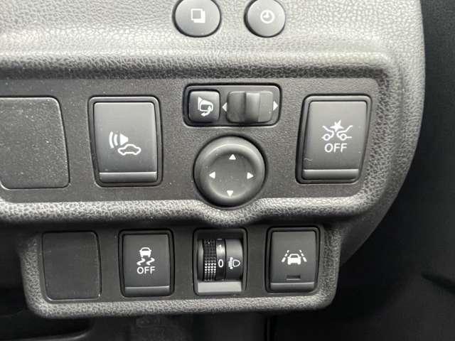 ノート 1.2 e-POWER X 純正メモリーナビ 360°カメラ 記録簿付 Rカメラ 運転席助手席エアバック レーンキープ AUTOエアコン 1オーナー 盗難防止システム ナビTV AW サイドカメラ 運転席エアバッグ キーレスエントリー ドラレコ(12枚目)