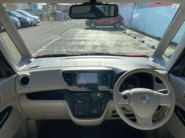 デイズルークス ６６０　Ｘ　純正ナビＴＶ　アラウンドビューモニター　プリクラッシュ　全周囲　アイドリングストップ機能　１オーナー車　Ｓキー　ナビＴＶ　イモビライザー　点検記録簿付　ＥＴＣ車載器　運転席エアバック　デュアルエアバッグ　バックカメラ　フルオートエアコン（4枚目）