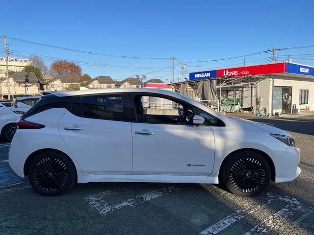 リーフ X Vセレクション 純正ナビTV プロパイロット レーダークルコン 360°カメラ 踏み間違い防止装置 LEDランプ セキュリティ 禁煙 1オーナー ETC インテリキー レーンキープアシスト サイドエアバッグ パワーウィンドウ ABS メモリ-ナビ(5枚目)