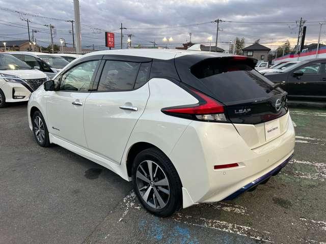 リーフ e+ X 純正ナビTV プロパイロット ワンオ-ナ-車 LEDライト アダプティブクルーズコントロール ETC インテリキー バックカメラ 点検記録簿 メモリーナビ オートエアコン サイドエアバック Wエアバック AW ナビTV キーフリー(8枚目)