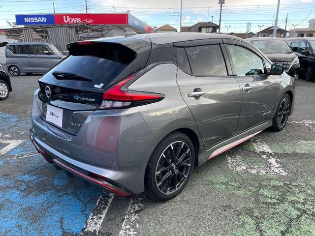 リーフ ＮＩＳＭＯ　純正ナビＴＶ　プロパイロット　レカロシート　踏み間違い防止　ＬＥＤヘッド　レーンキープアシスト　バックモニター　スマートキー　パーキングアシスト　ＥＴＣ車載器　ドラレコ　レーダークルーズコントロール　アルミホイール　ワンオーナー車　キーレス（7枚目）
