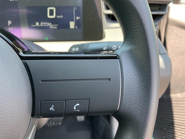 ノート Ｘ　登録済み未使用車　全周囲カメラ　クリアランスソナー　オートマチックハイビーム　オートライト　スマートキー　アイドリングストップ　電動格納ミラー　ＣＶＴ　盗難防止システム　衝突安全ボディ　ＡＢＳ　ＥＳＣ（13枚目）