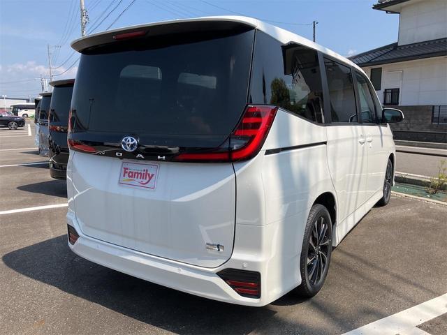 ノア ハイブリッドＳ－Ｚ　バックカメラ　ナビ　クリアランスソナー　オートクルーズコントロール　レーンアシスト　両側電動スライドドア　オートマチックハイビーム　オートライト　電動リアゲート　スマートキー　電動格納ミラー（19枚目）